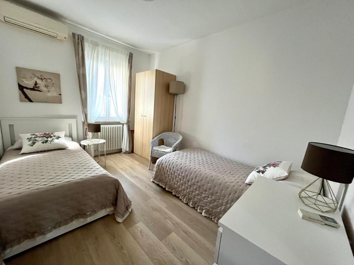 Family Apartment 2 Сирмионе Экстерьер фото